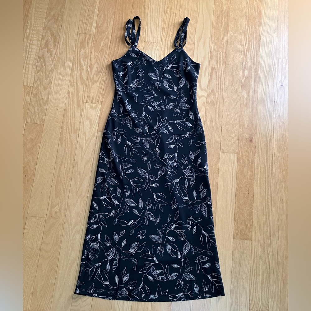 NWOT Tavik Black and Cream Leaf Print Midi Dress size S